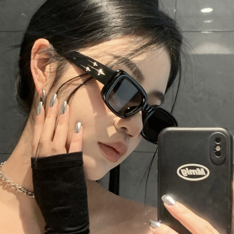 Women Fashion Glasses - نظارات شمسية مربعة صغيرة بتصميم ريترو