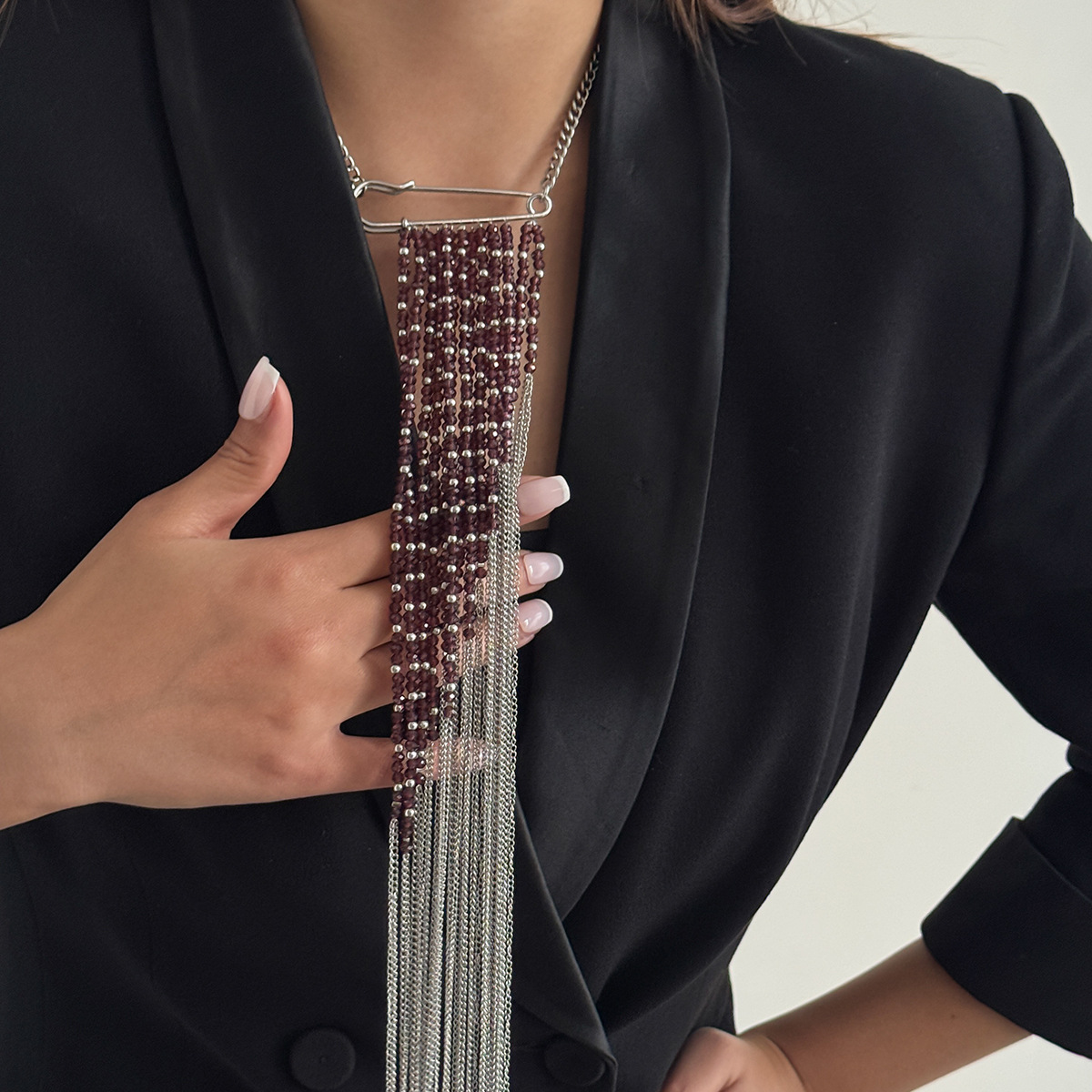 بروش سلسلة بشرابة بلون فضي، إك - مراجعة Women'S Fashion Jewellery وسعره